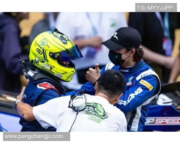 当说唱巨星Drake邂逅绿茵传奇足球球星激情与荣耀的跨界碰撞